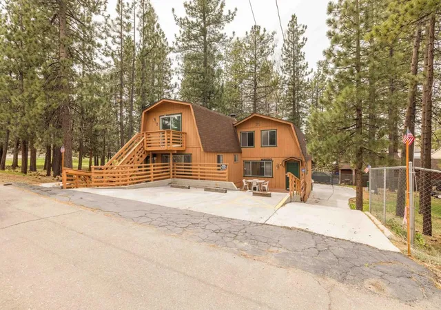 Photo 2 of Single family home for sale at 542 Cottage Ln, Big Bear Lake, CA 92315 | MLS# 219146295PS | Listing updated on 2026-10-06