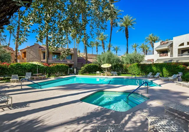 Listing Photo 1 - Condo for sale in building located at 2700 Lawrence Crossley Rd, Palm Springs, CA 92264 - Unit #22