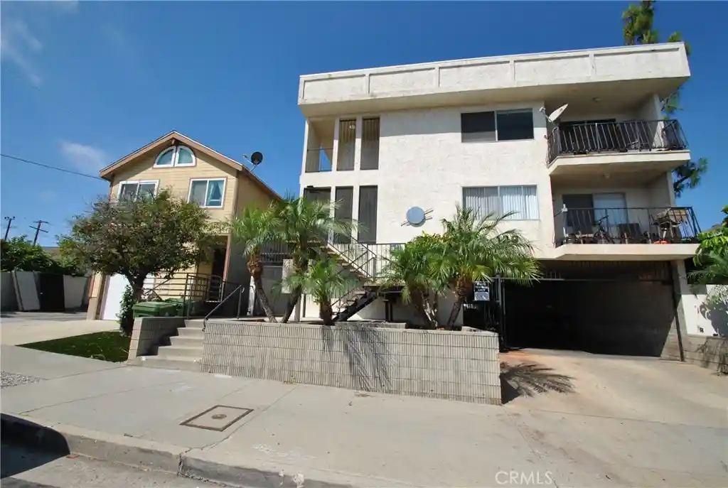 Photo 1 of Sale Pending at 129 N Cabrillo Ave, San Pedro, CA 90731 | MLS# PW26076455 | Listing updated on 2026-10-21