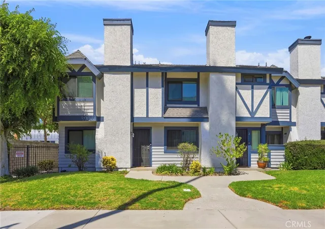 Homes for sale in Reseda, CA | 19231 Sherman Wy #1, Reseda, CA 91335 | MLS# SR26078585
