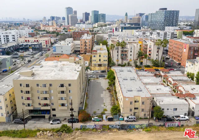 2nd image of 744 S Carondelet St, Los Angeles, CA 90057 | MLS# 26698779
