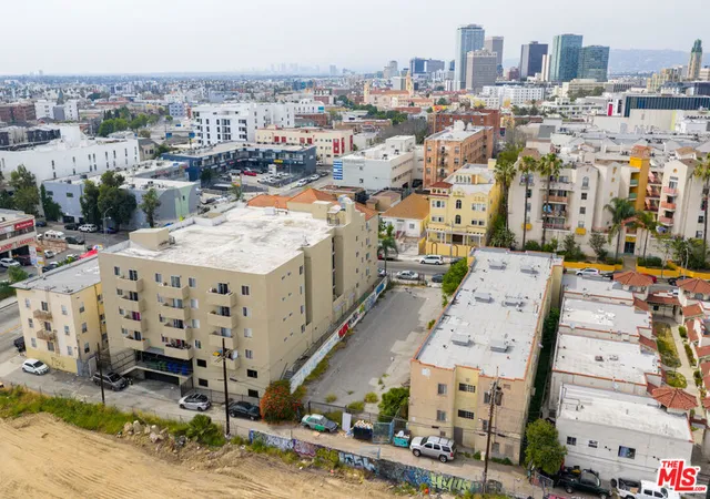 5th image of 744 S Carondelet St, Los Angeles, CA 90057 | MLS# 26698779