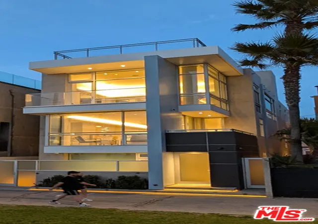 2nd image of 2505 Ocean Front Walk, Venice, CA 90291 | MLS# 26672033