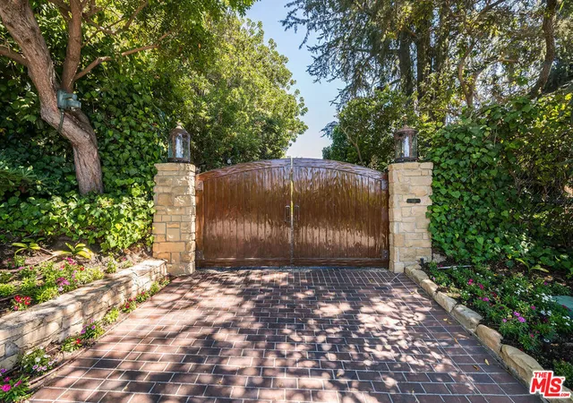 4th image of 1550 Amalfi Dr, Pacific Palisades, CA 90272 | MLS# 26710489