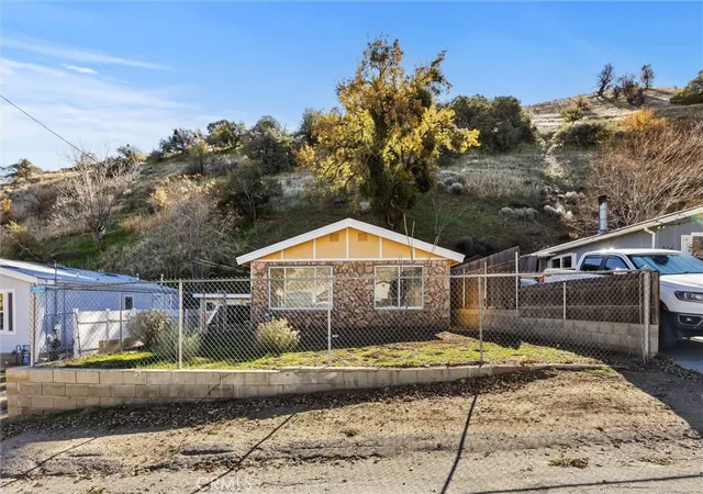 Single family home for sale at 508 South Dr, Lebec, CA 93243 | MLS# SR26079036 | Listing updated on 2026-10-04