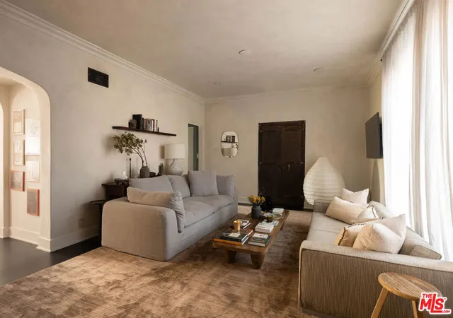 Homes for sale in West Hollywood, CA | 1424 N Crescent Heights Blvd #34, West Hollywood, CA 90046 | MLS# 26706331