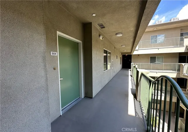 Photo 3 of Condo for sale at 7551 Jordan #304, Canoga Park, CA 91303 | MLS# SR26074030 | Listing updated on 2026-10-01