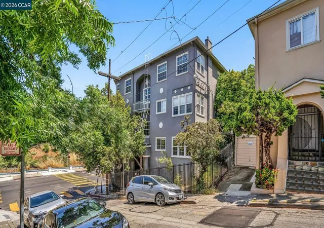 1st image of 1000 E 33rd St, Oakland, CA 94610 | MLS# 41130733