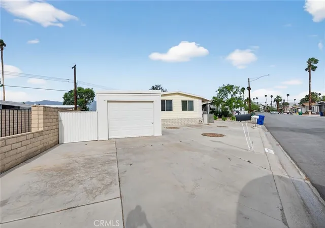 Photo 3 of Sale Pending at 33183 Laura, Thousand Palms, CA 92276 | MLS# SW26075742 | Listing updated on 2026-06-27