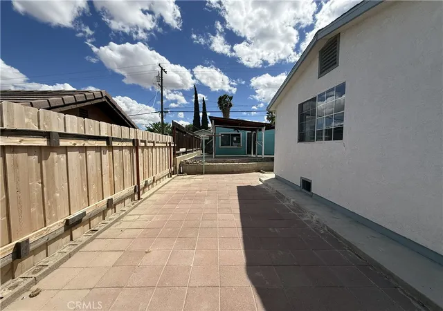 Photo 4 of Sale Pending at 407 East St, Taft, CA 93268 | MLS# SR26079124 | Listing updated on 2026-07-08