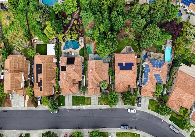 Photo 3 of Sale Pending at 184 Bald Eagle Dr, Vacaville, CA 95688 | MLS# 41130761 | Listing updated on 2026-07-14