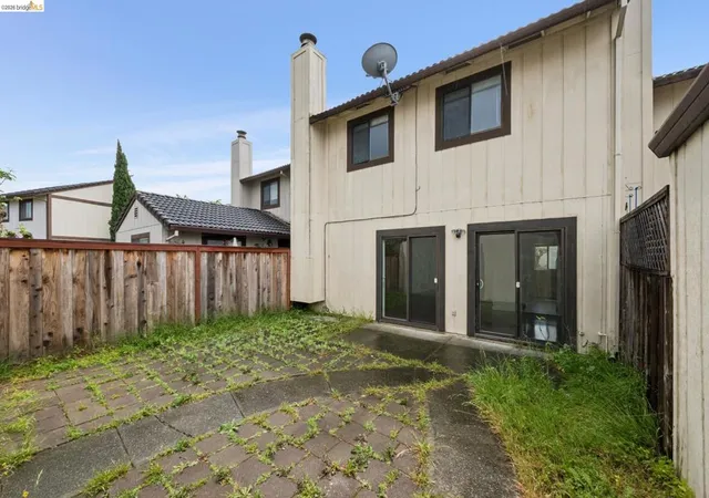 Homes for sale in San Pablo, CA | 2600 Giant Rd, San Pablo, CA 94806 | Houzeo
