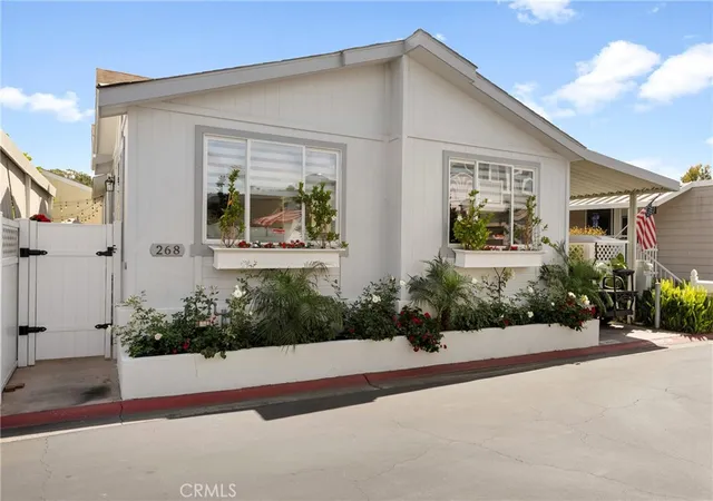 Photo 2 of Manufactured home for sale at 268 Revere Way, Newport Beach, CA 92660 | MLS# OC26079504 | Listing updated on 2026-10-03