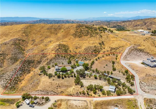 5th image of 13602 Sego, Santa Clarita, CA 91390 | MLS# SR26079584