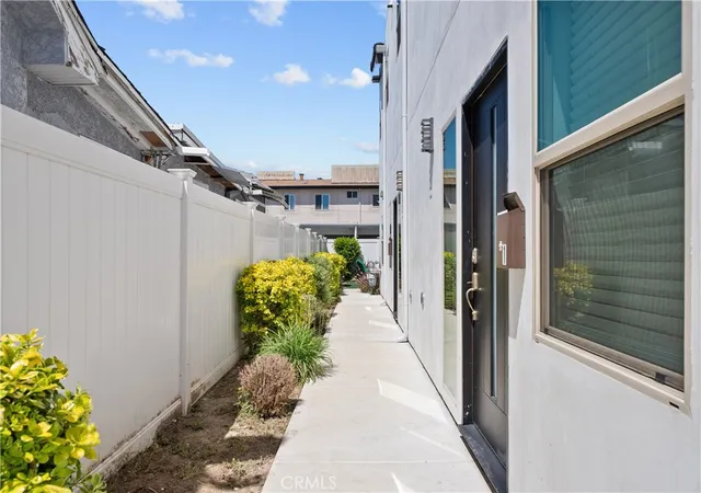 Homes for sale in Inglewood, CA | 1013 E La Palma, Inglewood, CA 90301 | MLS# SR26079670