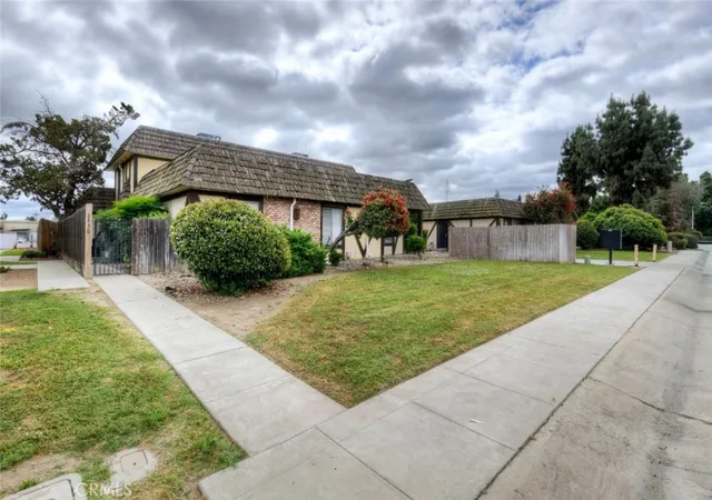 1st image of 2432 S Sallee Ct, Visalia, CA 93277 | MLS# FR26079688