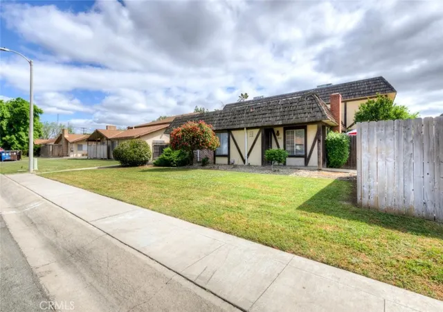 3rd image of 2432 S Sallee Ct, Visalia, CA 93277 | MLS# FR26079688