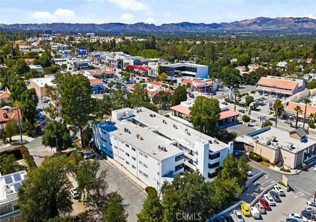 Homes for sale in Encino, CA | 4950 Louise #304, Encino, CA 91316 | MLS# CV26079681
