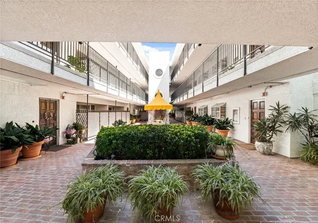 Homes for sale in Encino, CA | 4950 Louise #304, Encino, CA 91316 | MLS# CV26079681