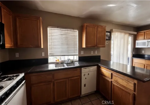 4th image of 1045 Amarillo Ct, Riverside, CA 92501 | MLS# CV26079734