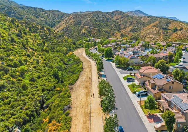 Photo 4 of Single family home for sale at 33249 Chert, Wildomar, CA 92595 | MLS# PW26079740 | Listing updated on 2026-09-26