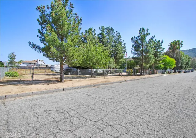Photo 3 of Sale Pending at 32802 Sheila Ln, Wildomar, CA 92595 | MLS# IG26079806 | Listing updated on 2026-09-24