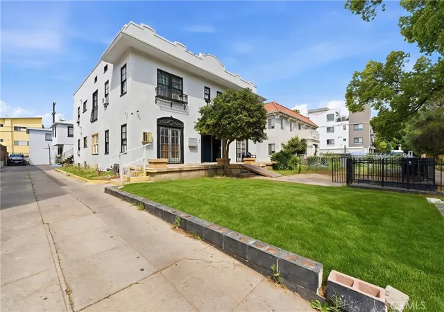 Photo 3 of House for sale at 525 N Kenmore Ave, Los Angeles, CA 90004 | MLS# LG26074807 | Listing updated on 2026-06-19