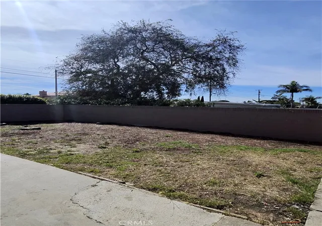 Photo 3 of Sale Pending at 762 131st, Gardena, CA 90247 | MLS# SB26079880 | Listing updated on 2026-09-22