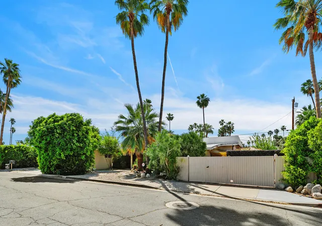 Photo 3 of Single family home for sale at 1077 S Riverside Dr, Palm Springs, CA 92264 | MLS# 219146384PS | Listing updated on 2026-09-01