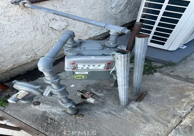 Photo 4 of House for sale at 5426 Compton, Los Angeles, CA 90011 | MLS# DW26080210 | Listing updated on 2026-04-14
