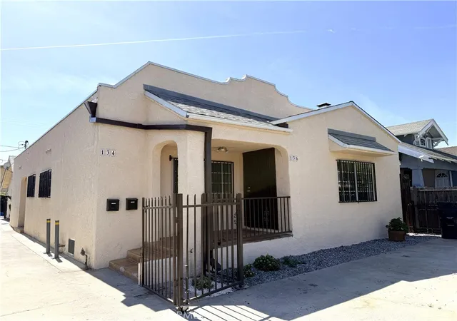 1st image of 134 W 49th, Los Angeles, CA 90037 | MLS# DW26047396