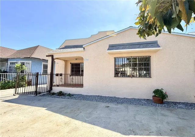 3rd image of 134 W 49th, Los Angeles, CA 90037 | MLS# DW26047396