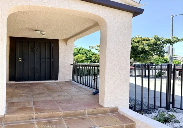 4th image of 134 W 49th, Los Angeles, CA 90037 | MLS# DW26047396