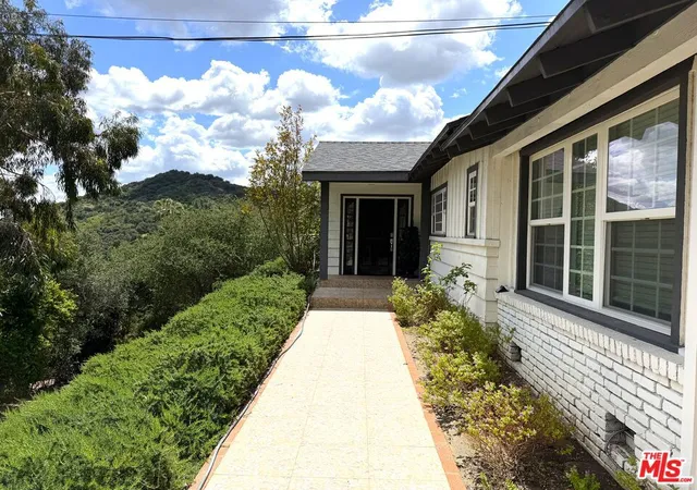 image of 3759 Lockerbie Ln, Glendale, CA 91208 | MLS# 26720307