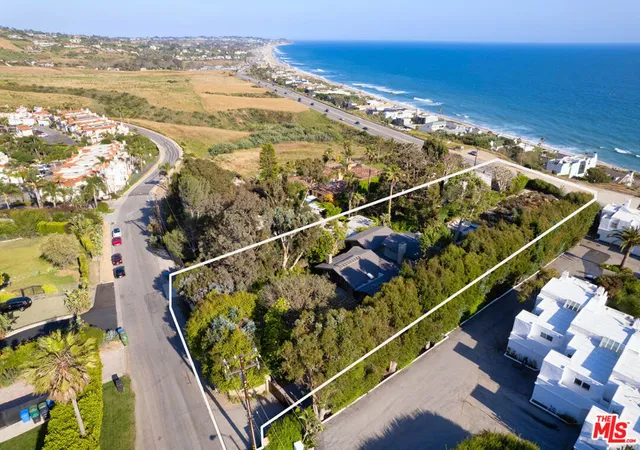 Homes for sale in Malibu, CA | 31226 Bailard Rd, Malibu, CA 90265 | MLS# 26707761