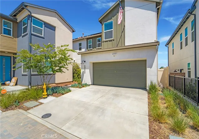 Photo 3 of Condo for sale at 24235 Juni Ct, Corona, CA 92883 | MLS# OC26079747 | Listing updated on 2026-09-10