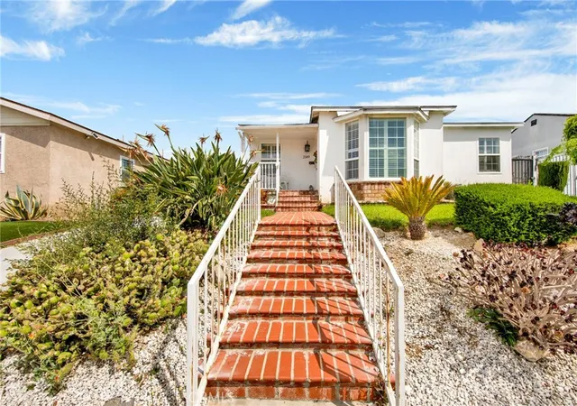 Photo 3 of Single family home for sale at 2149 Cullivan St, Los Angeles, CA 90047 | MLS# IV26079671 | Listing updated on 2026-10-01