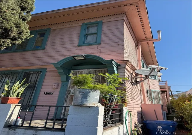 3rd image of 1867 W 11Th, Los Angeles, CA 90006 | MLS# DW26080841