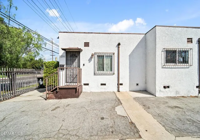 2nd image of 9206 Hoover St, Los Angeles, CA 90044 | MLS# 226001721