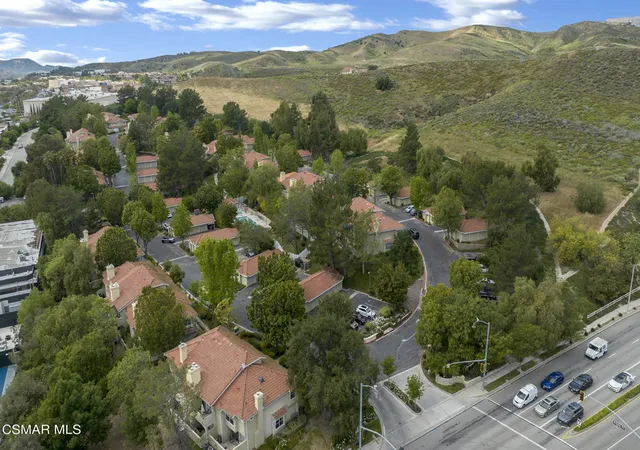 2nd image of 2731 Erringer Rd #28, Simi Valley, CA 93065 | MLS# 226001722