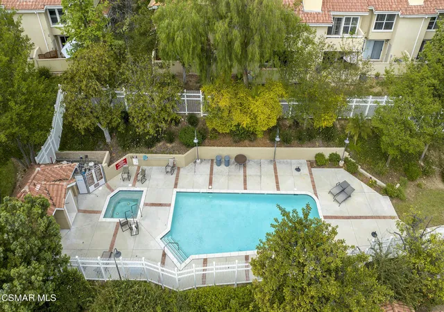 3rd image of 2731 Erringer Rd #28, Simi Valley, CA 93065 | MLS# 226001722