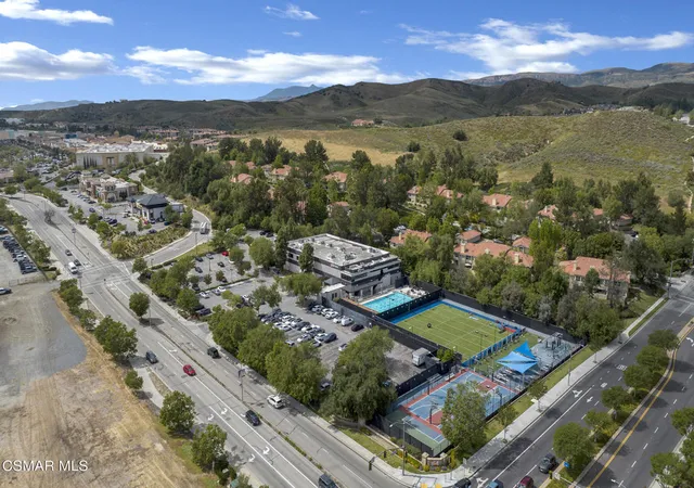 5th image of 2731 Erringer Rd #28, Simi Valley, CA 93065 | MLS# 226001722