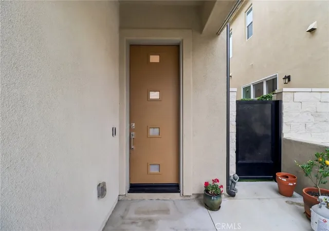 4th image of 27230 Red Willow Ct, Valencia, CA 91381 | MLS# SR26078372