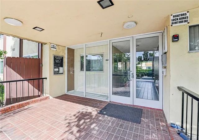 Homes for sale in Long Beach, CA | 4700 Clair Del Avenue, Long Beach, CA 90807 | Houzeo