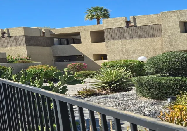 Homes for sale in Palm Springs, CA | 481 Bradshaw Ln, Palm Springs, CA 92262