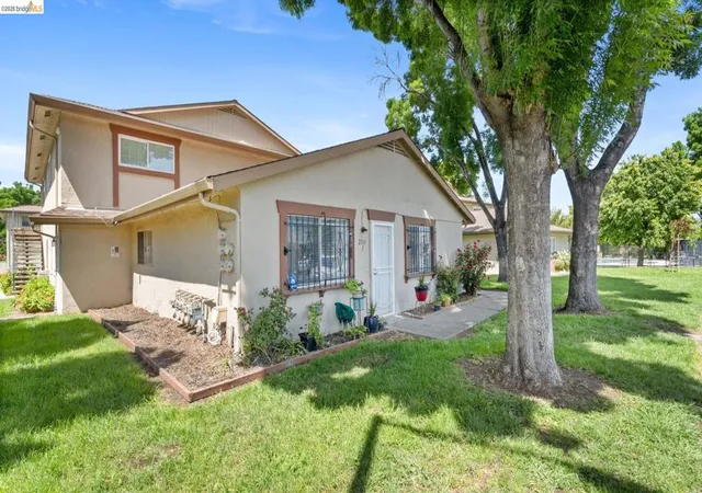 2nd image of 2110 Peppertree #1, Antioch, CA 94509 | MLS# 41130977