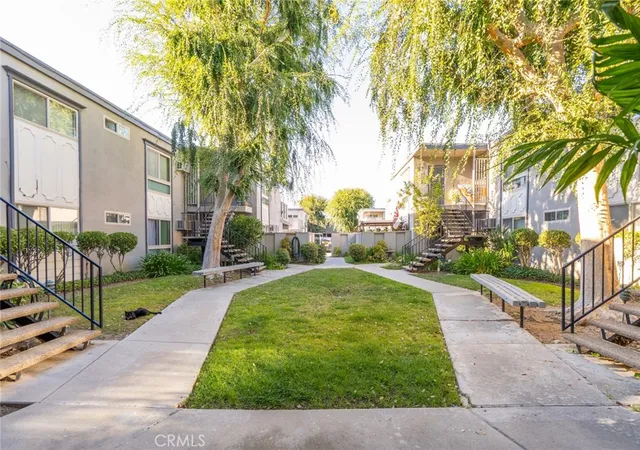 1st image of 6041 Fountain Park St #9, Woodland Hills, CA 91367 | MLS# SR26080591