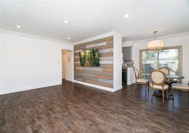 4th image of 6041 Fountain Park St #9, Woodland Hills, CA 91367 | MLS# SR26080591