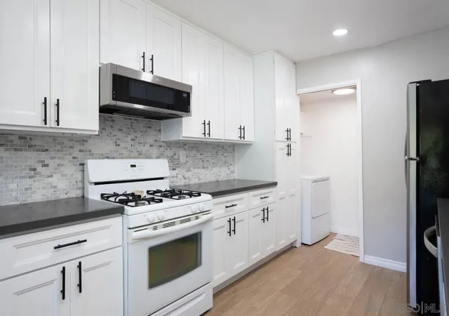 3rd image of 4241 Mesa Vista Way, Unit 5, Oceanside, CA 92057 | MLS# 260008878SD