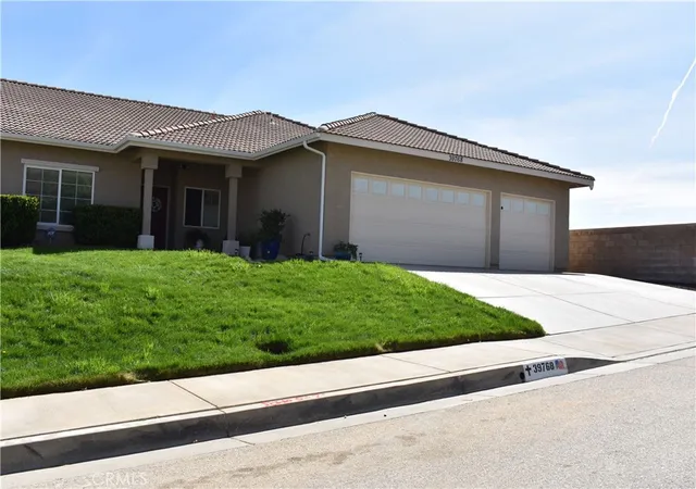 Photo 2 of Single family home for sale at 39768 Registry, Palmdale, CA 93551 | MLS# PW26080291 | Listing updated on 2026-09-13